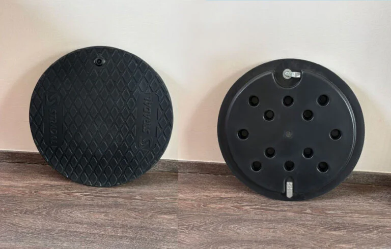 Couvercle rotomoulé antidérapant pour regards